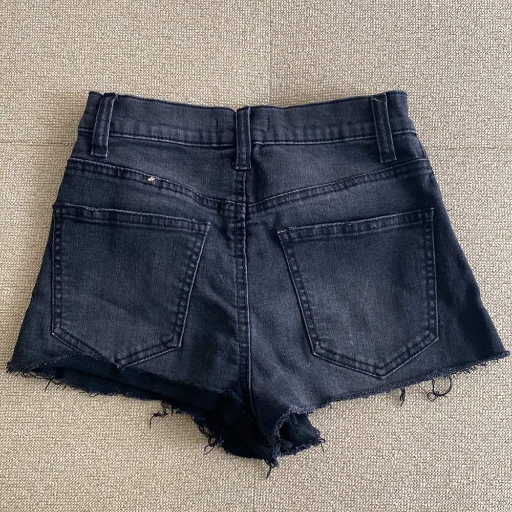 Altar’d State Shorts - Picture 4 of 4
